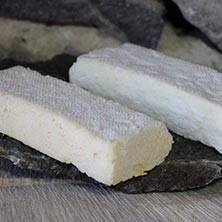 Fromage de ferme au lait cru et entier de vache